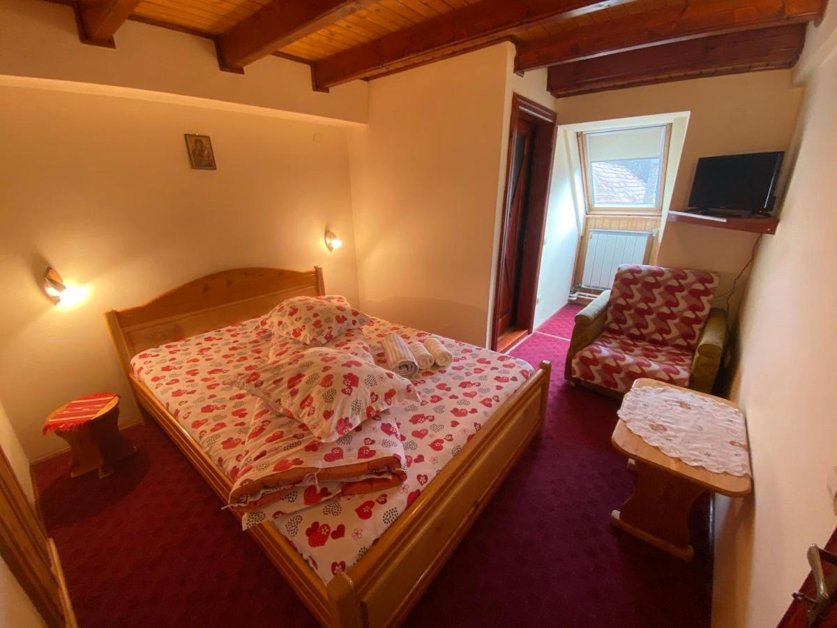 Casa Ernst Hotel Moieciu de Jos Bagian luar foto